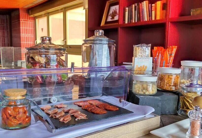 اتاق پرمیوم, Premier Hotel Mojiko