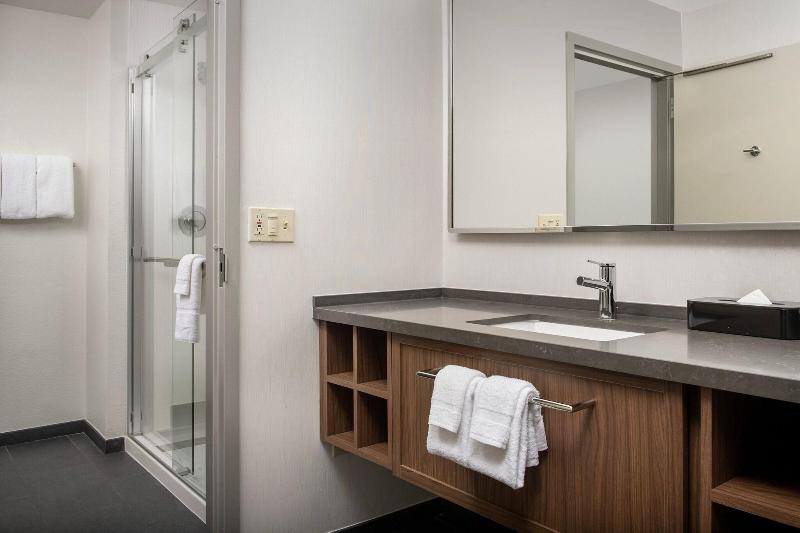 带大床的标准间, Courtyard By Marriott San Diego Carlsbad