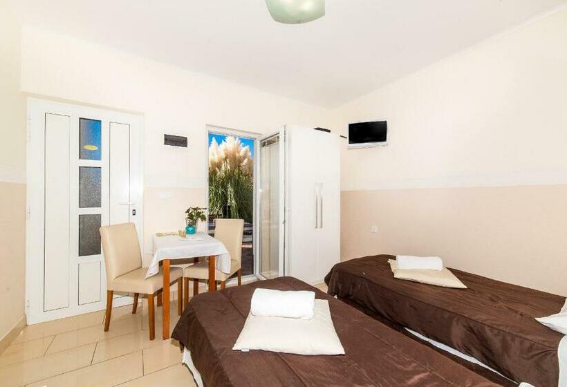 استودیو استاندارد با تراس, Apartments & Rooms Buble