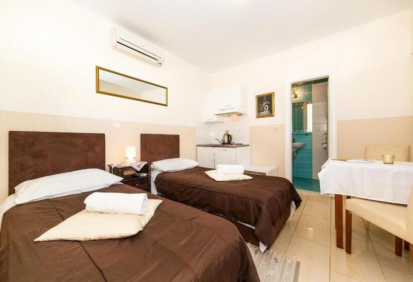 استودیو استاندارد با تراس, Apartments & Rooms Buble