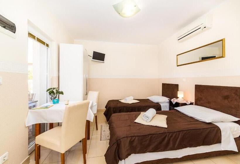 استودیو استاندارد با تراس, Apartments & Rooms Buble