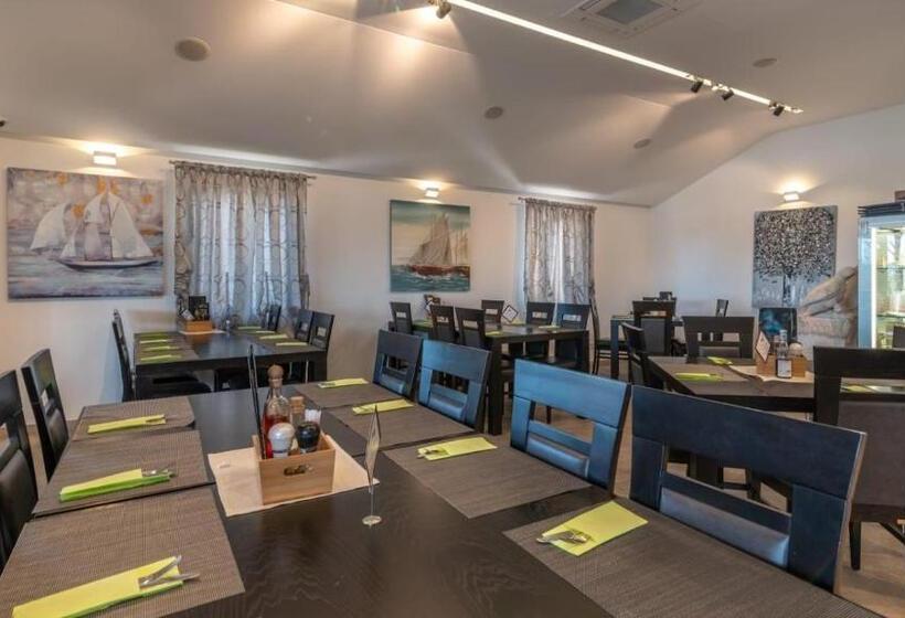 استودیو استاندارد با تراس, Apartments & Rooms Buble