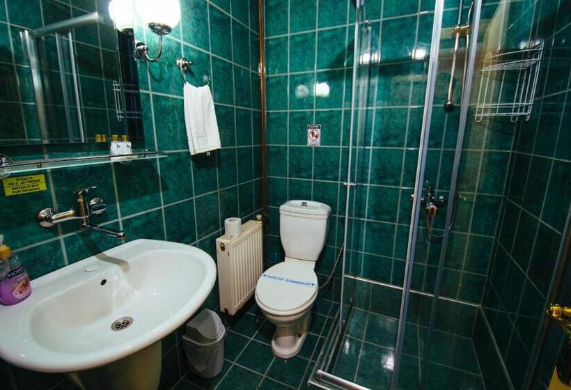 Economy Triple Room, Kristal Palas