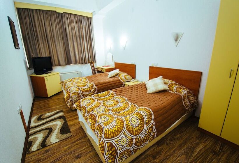 اتاق اکونومی, Kristal Palas
