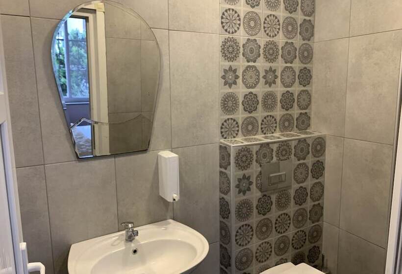 اتاق استاندارد, Antique Hostel