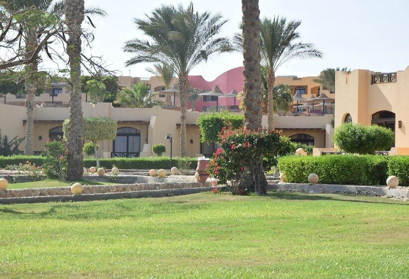 اتاق استاندارد سه تخته با چشم‌انداز باغ, Blend Elphistone Resort Marsa Alam