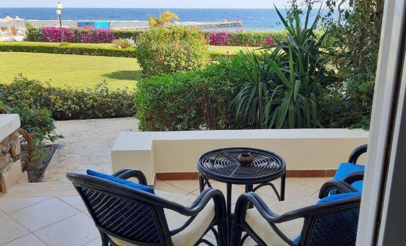 اتاق خانوادگی با چشم‌انداز دریا, Concorde Moreen Beach Resort