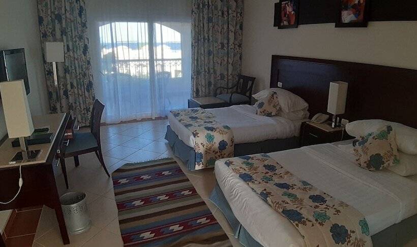 اتاق سوپریور با چشم‌انداز باغ, Concorde Moreen Beach Resort