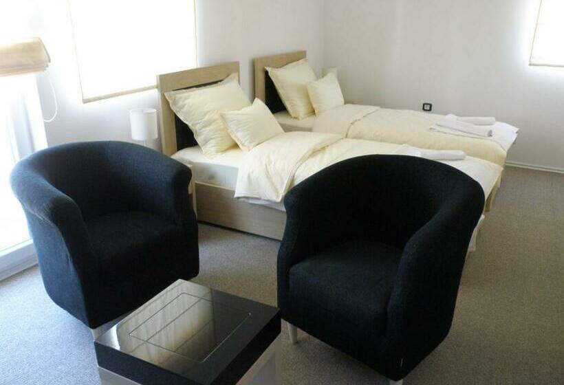 اتاق لوکس, Garni Hotel Biser