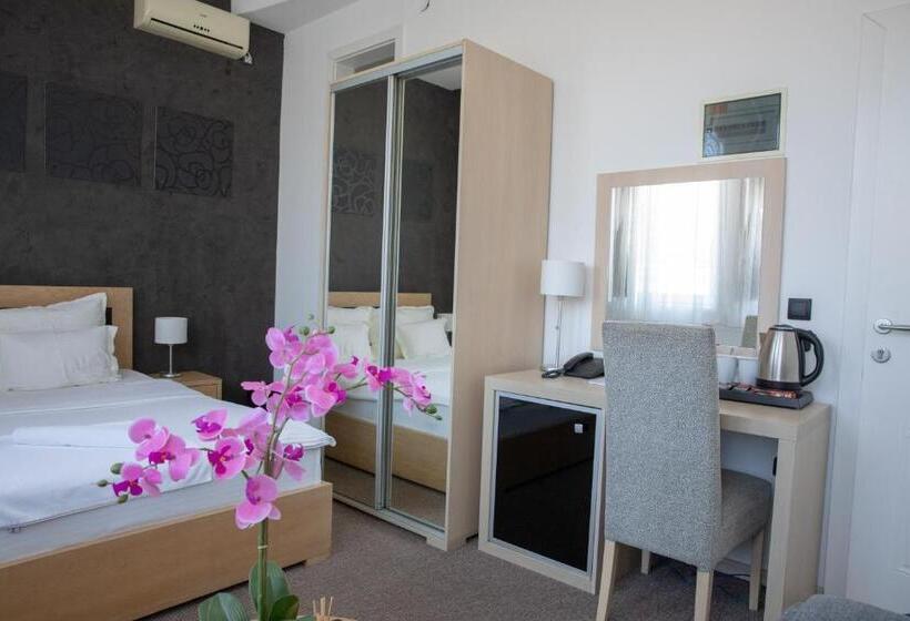اتاق لوکس, Garni Hotel Biser