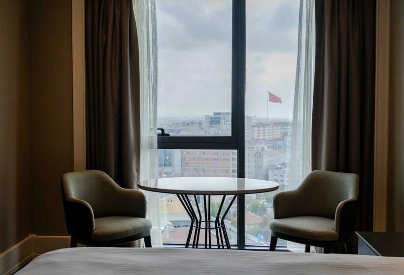 اتاق سوپریور با چشم‌انداز شهر, Windsor Hotel & Convention Center Istanbul