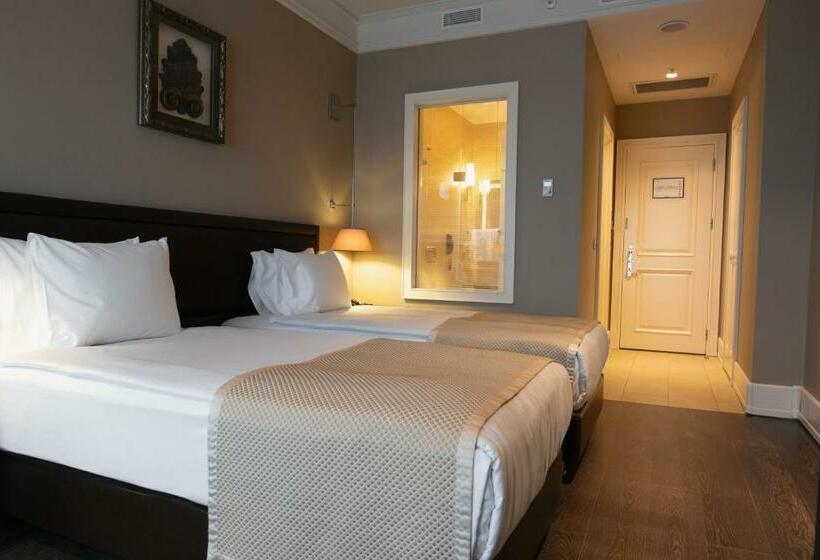 اتاق اجرایی با چشم‌انداز دریا, Windsor Hotel & Convention Center Istanbul