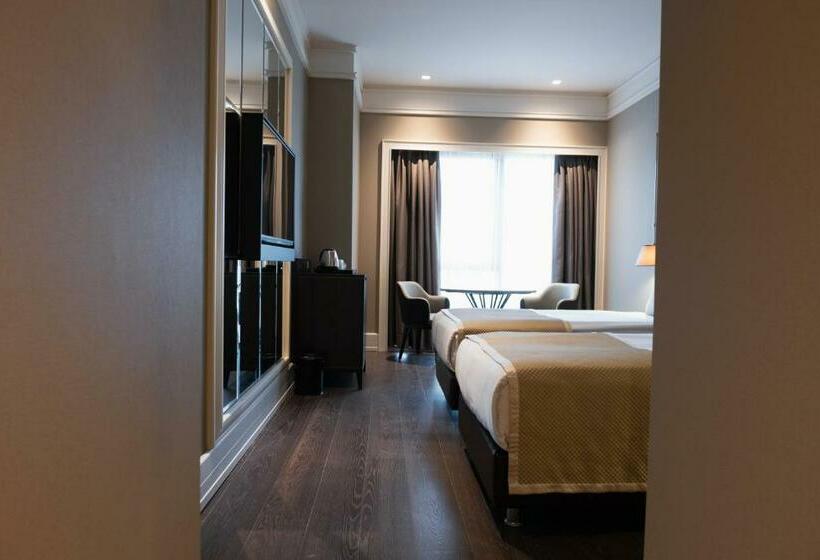 اتاق اجرایی با چشم‌انداز دریا, Windsor Hotel & Convention Center Istanbul