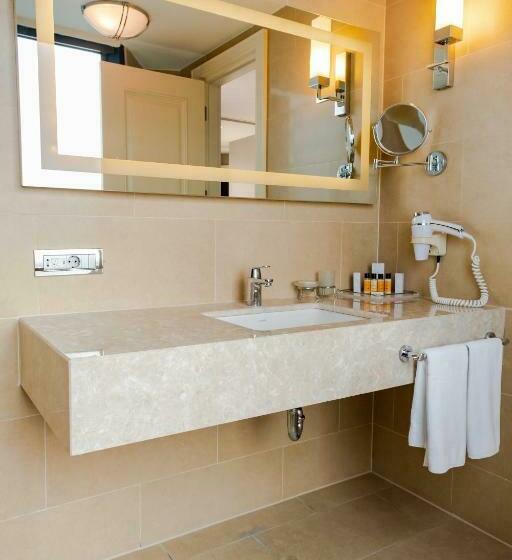 اتاق اجرایی با چشم‌انداز دریا, Windsor Hotel & Convention Center Istanbul