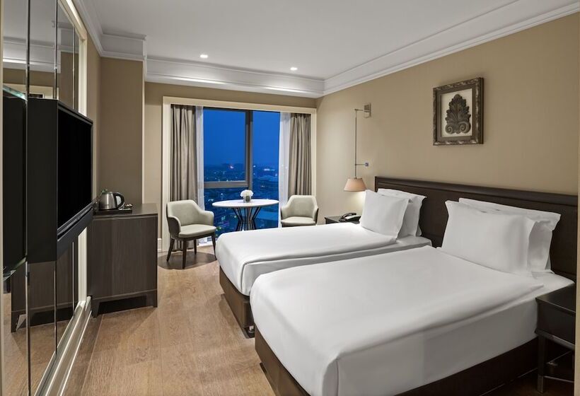 اتاق سوپریور با چشم‌انداز شهر, Windsor Hotel & Convention Center Istanbul