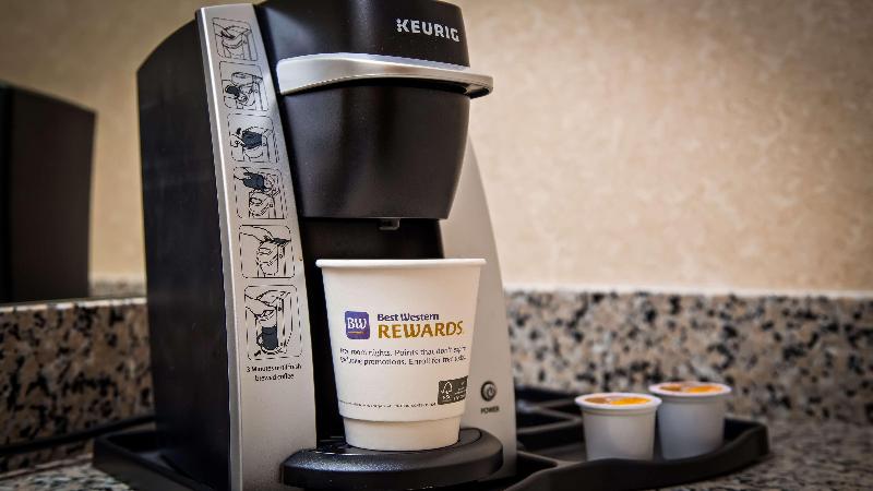 스위트 킹사이즈 침대, Best Western Plus Howe Inn