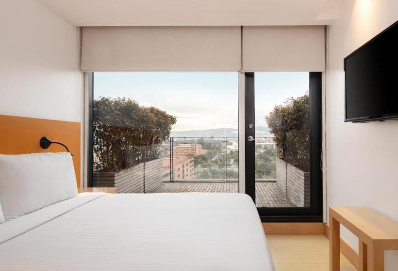 Balkonlu Standart Oda, Fairfield By Marriott Bogota Embajada