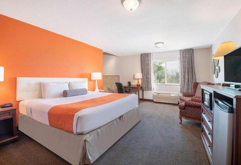 Студио Стандарт Кровать Кинг, Howard Johnson By Wyndham Oacoma Hotel & Suites