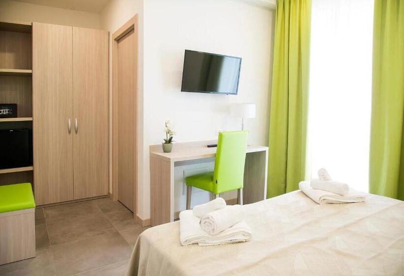 舒适三人间, Solemare   Frontemare   3 Stelle Superior