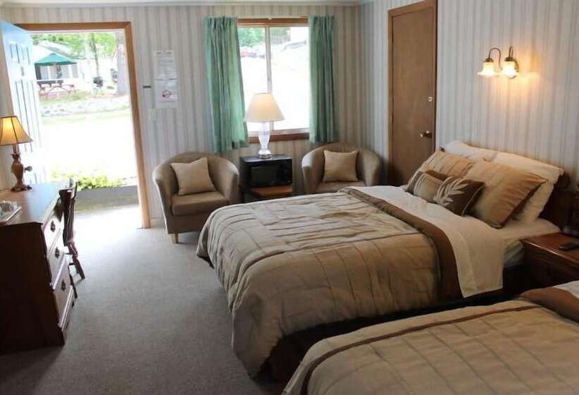 اتاق استاندارد با 2 تخت دوبل, Weirs Beach Motel & Cottages