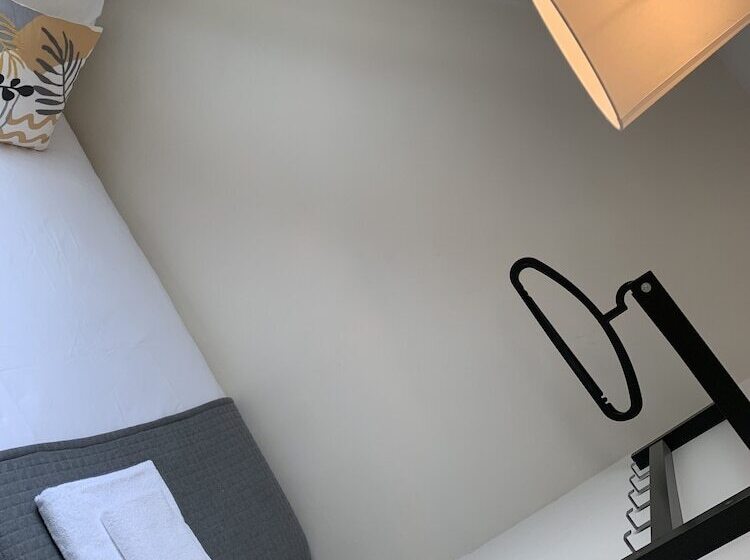 Single Basic Room Shared Bathroom, Bide Collective