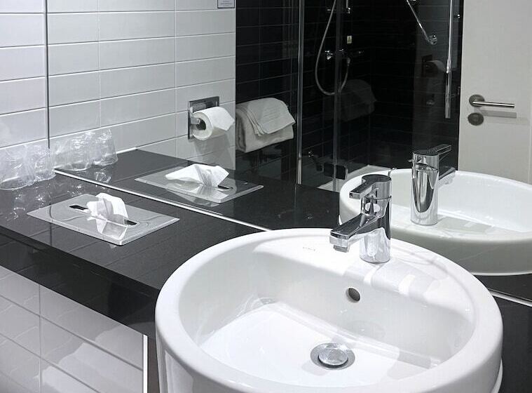 Номер Стандарт, Holiday Inn Express Windsor, An Ihg