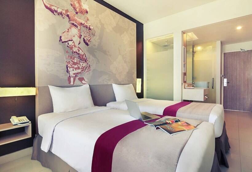 اتاق سوپریور با چشم‌انداز استخر, Mercure Bali Nusa Dua