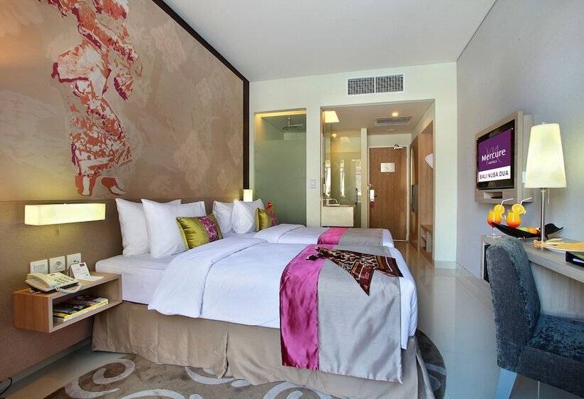 اتاق لوکس با چشم‌انداز استخر, Mercure Bali Nusa Dua