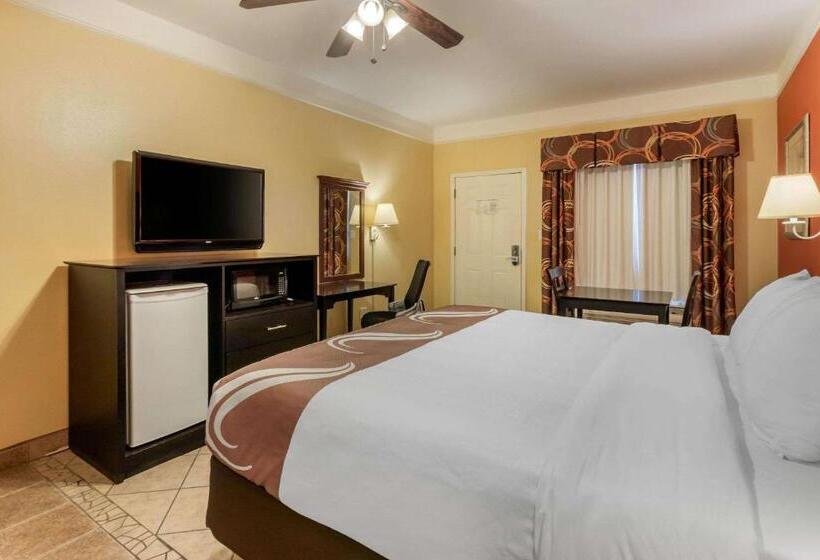Стандартный Номер Кровать Кинг, Quality Inn & Suites At The Outlets Mercedes Weslaco