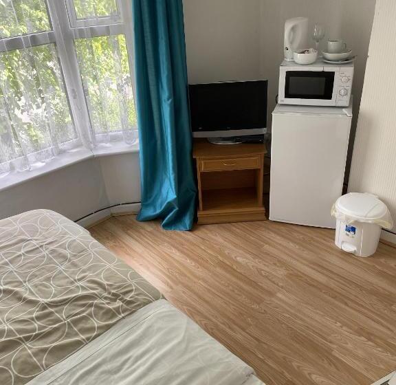 اتاق اکونومی یک تخته, Rose Marie Guest House
