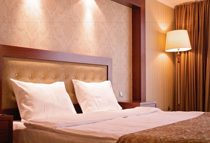 سوییت جونیور, Diplomat Hotel By Ag Hotels Group