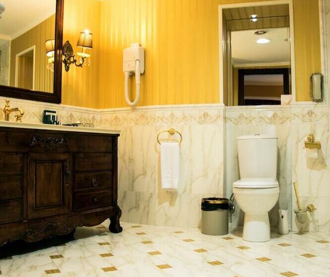سوئیت سینیور, Diplomat Hotel By Ag Hotels Group