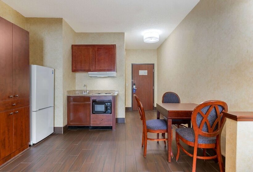 Люкс, Comfort Suites Southfield Detroit