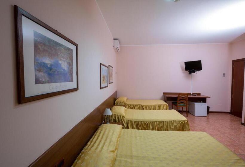 غرفة عائلية, Valle Degli Ulivi