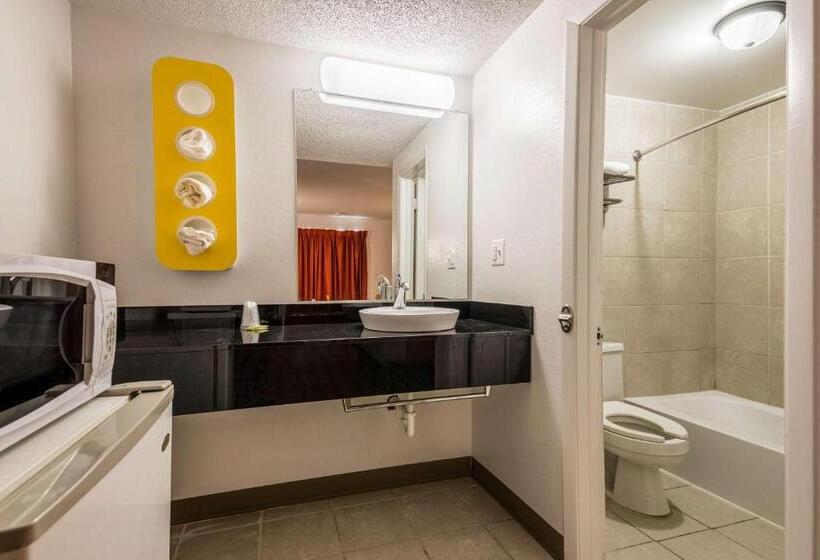 스탠다드 룸 킹사이즈 침대, Motel 6schenectady, Ny