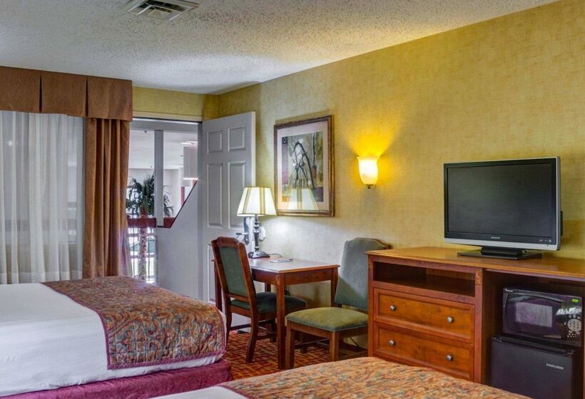 带2个双人床的标准工作室, Rodeway Inn Columbia Mall Loop