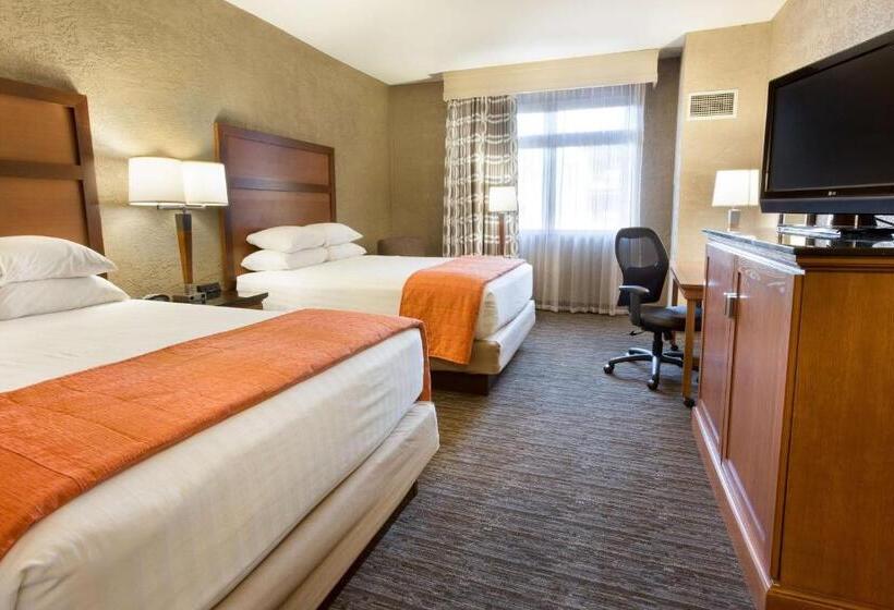 اتاق سوپریور با بالکن, Drury Inn & Suites Flagstaff