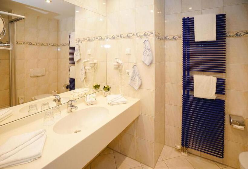 Classic room with balcony, Seehotel Berlin Rangsdorf