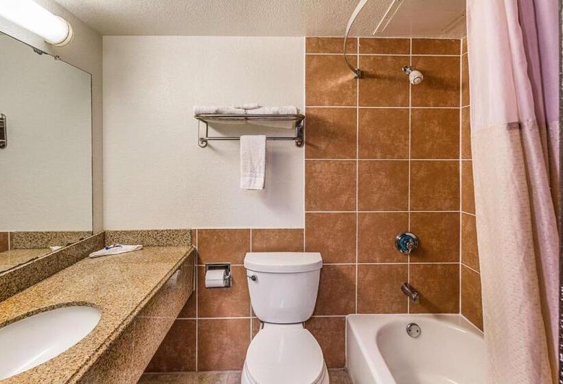 Номер Стандарт 2 Двуспальные Кровати, Motel 6 Lancaster, Tx  Desoto  Lancaster