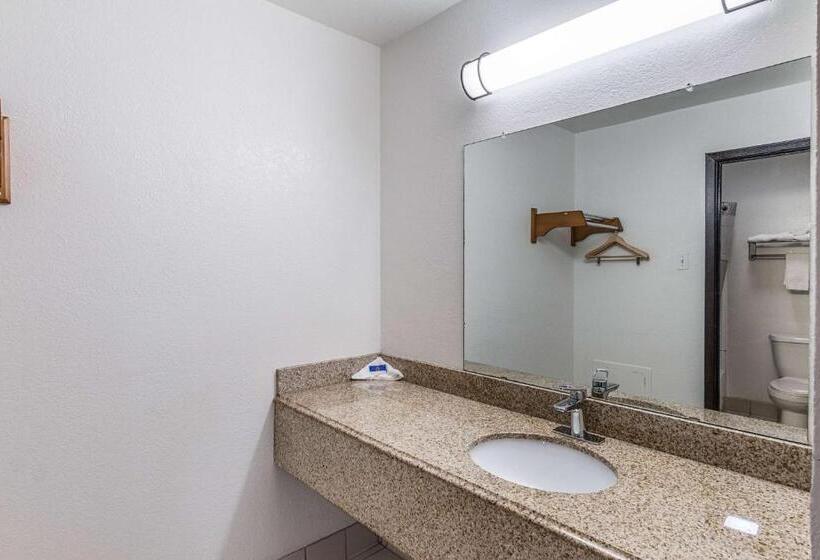 Номер Deluxe, Motel 6 Lancaster, Tx  Desoto  Lancaster
