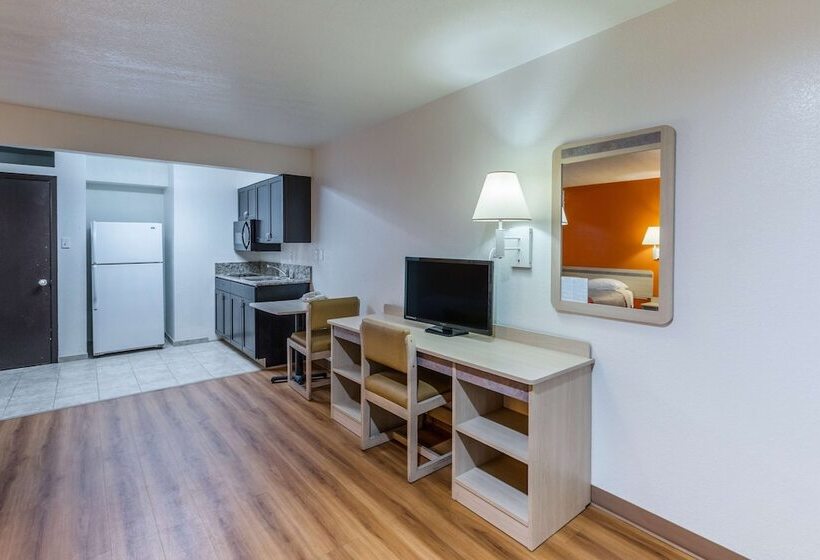 Номер Deluxe, Motel 6 Lancaster, Tx  Desoto  Lancaster