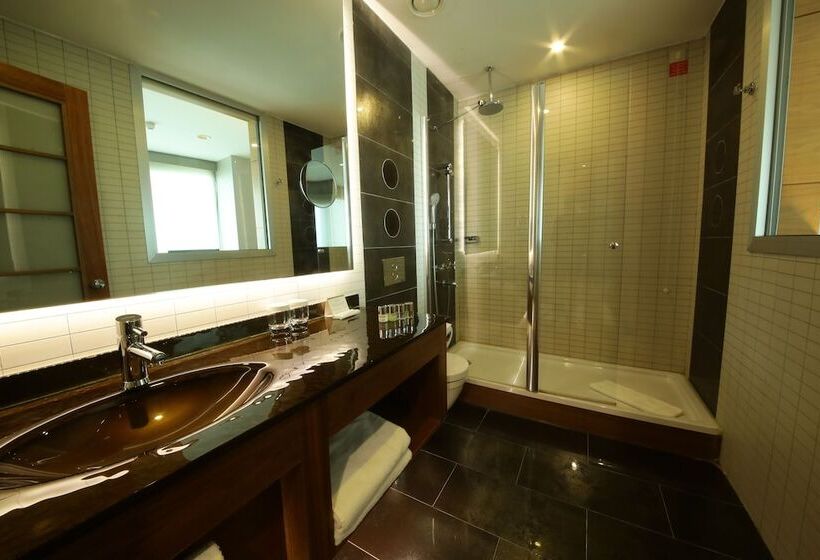 Superior Room Sea View, Cevahir Hotel Istanbul Asia