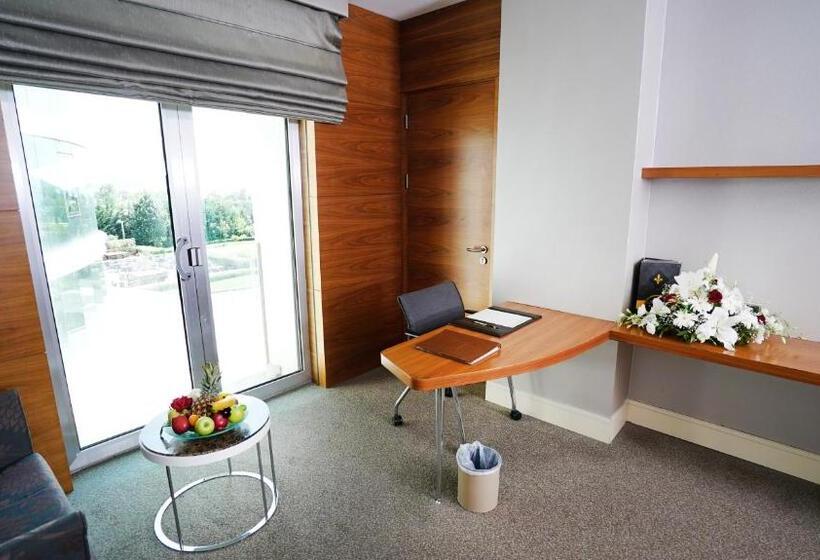 Superior Room Side Sea View, Cevahir Hotel Istanbul Asia