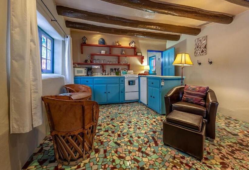 Люкс с гидромассажем, Adobe And Pines Inn Bed And Breakfast
