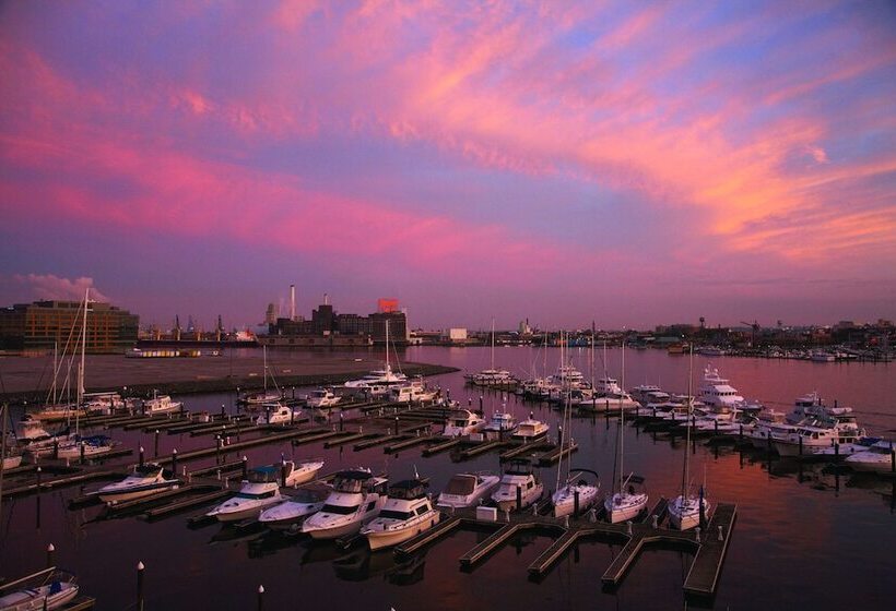 景色の見えるダブルベッドスタンダードルーム, Four Seasons  Baltimore