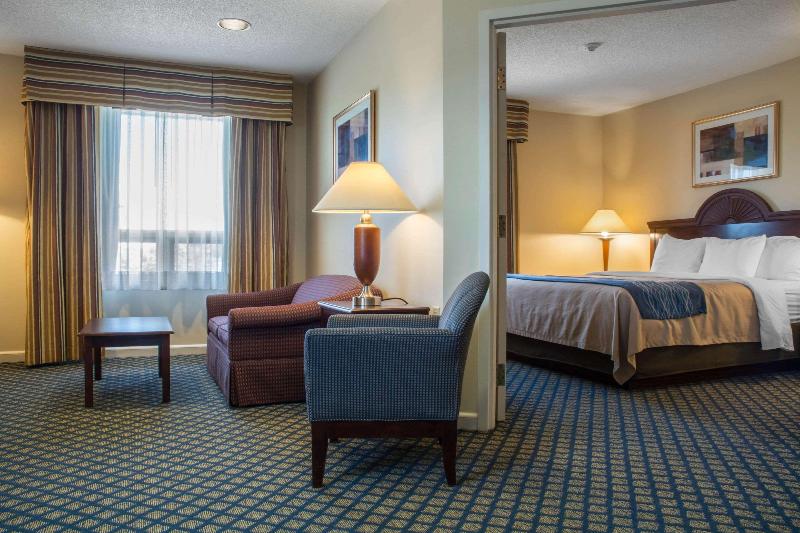 장애인을 위한 스위트, Holiday Inn Express Hotel & Suites Prattville South, An Ihg