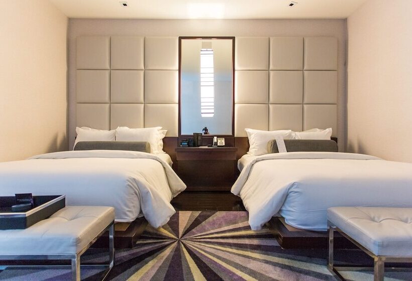Suite, Ivy Boutique