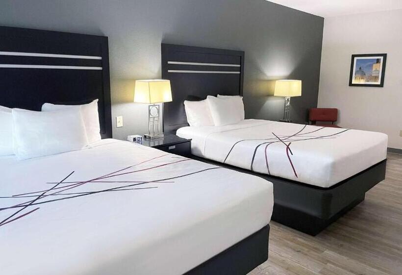 اتاق استاندارد برای معلولان, La Quinta Inn & Suites By Wyndham Tulsa Midtown