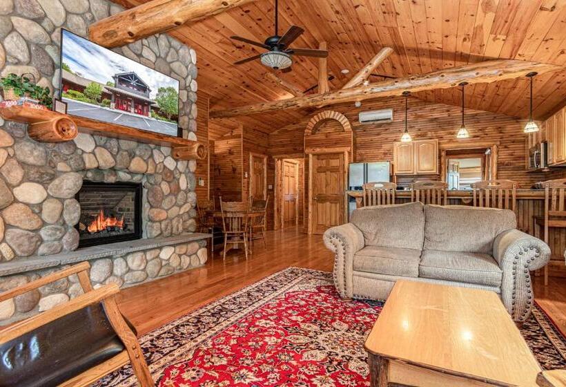 Люкс Deluxe Кровать Кинг, The Alpine Lodge