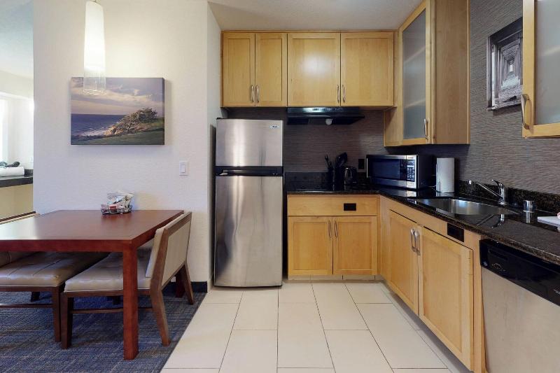 带大床的套房, Residence Inn San Diego Del Mar